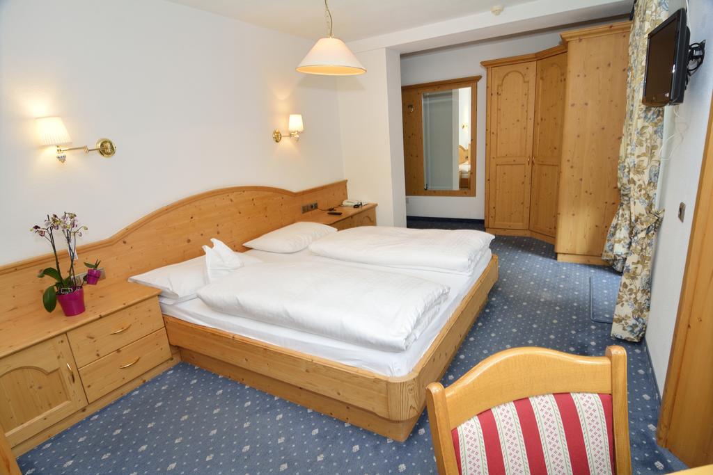 Hotel Silvana セルヴァ・ディ・ヴァル・ガルデーナ エクステリア 写真